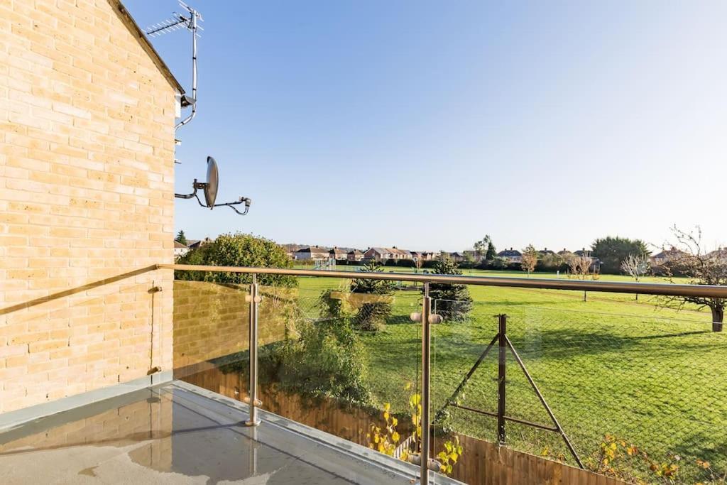 Tm - Rana Court 1 Bedroom Apartment With Balcony Oxford Kültér fotó